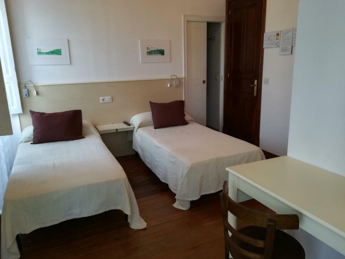 Casa Simon Hotel Triacastela Bagian luar foto
