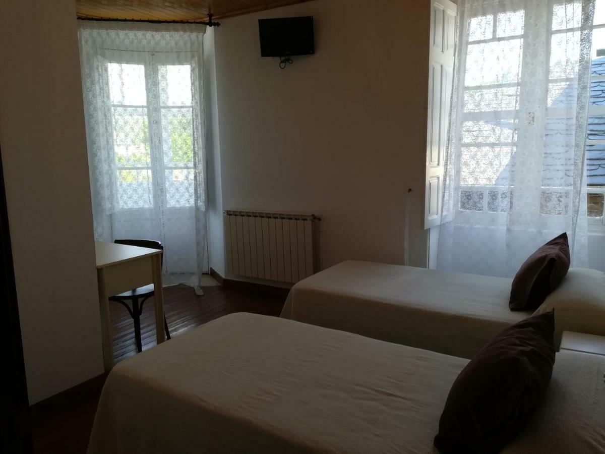 Casa Simon Hotel Triacastela Bagian luar foto